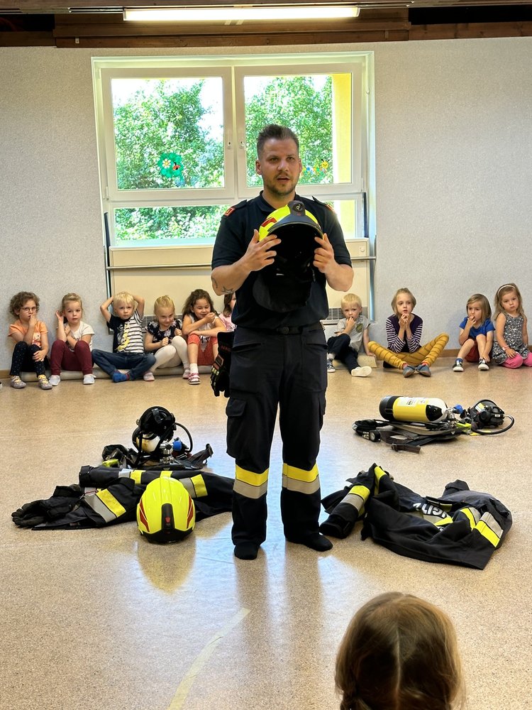 Einblick in die Feuerwehr: Aufregender Tag für die Kinder 🚨🚒