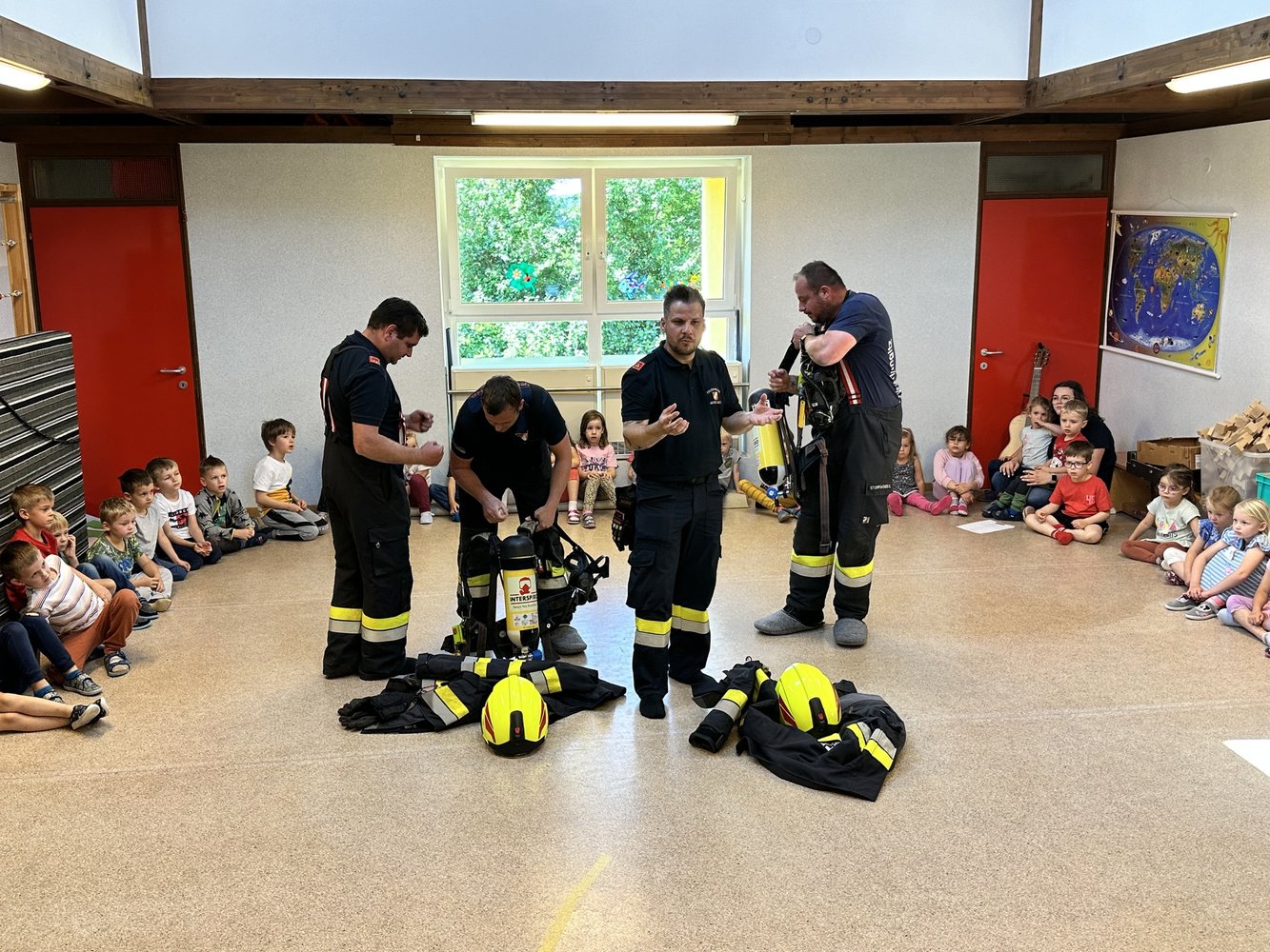 Einblick in die Feuerwehr: Aufregender Tag für die Kinder 🚨🚒