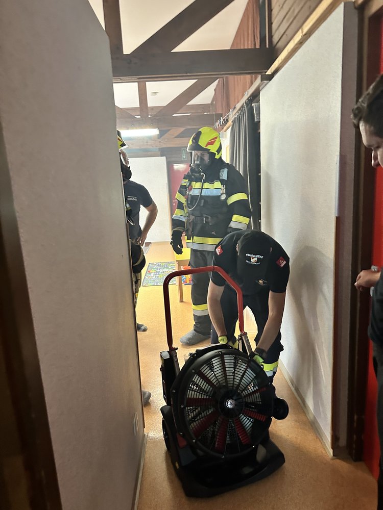 Einblick in die Feuerwehr: Aufregender Tag für die Kinder 🚨🚒