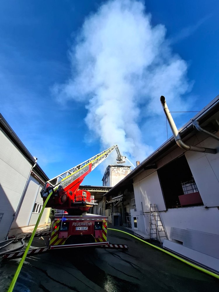 Brand einer Getreide-Trocknungsanlage in Unterlungitz