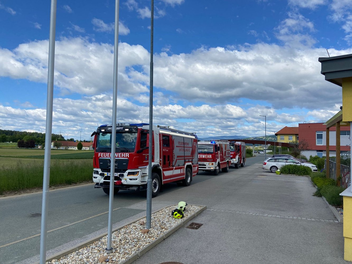 Feuerwehr hautnah: Zu Besuch bei Kindergrippe, Kindergarten und Volksschule 🚒🧯